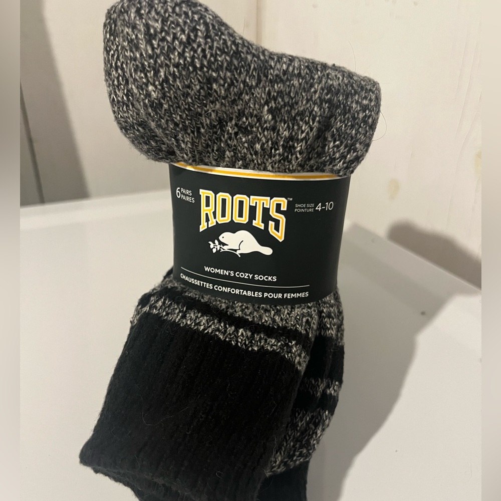 Roots Charcoal and Black Cozy Socks